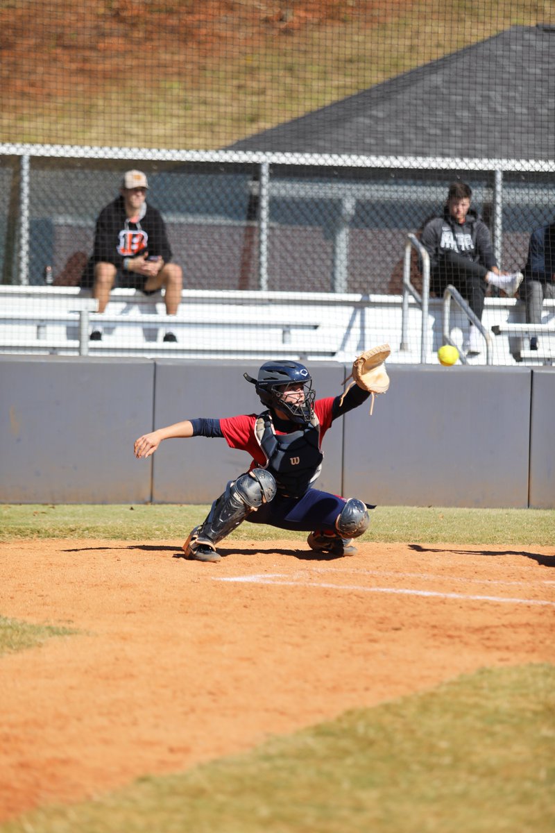 No better way to finish off the week than with an intersquad scrimmage!

#ESGP #compete #communicate #commit