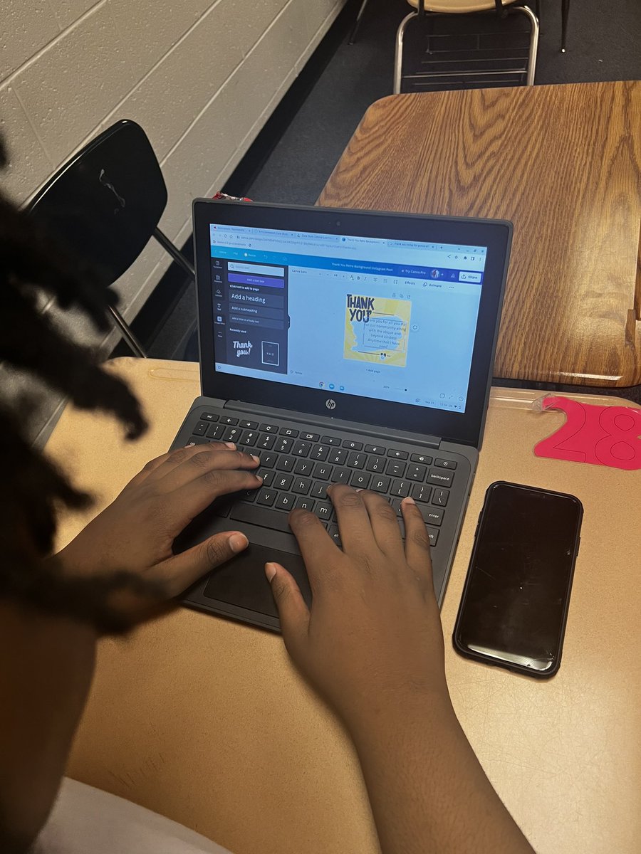 FBLAMMHS's tweet photo. Mundy’s Mill High School FBLA creating thank you cards to local firefighters, police officers, and EMT’s. 
#gafblaservicechallenge @georgiafbla https://t.co/V4mTn9N1G1