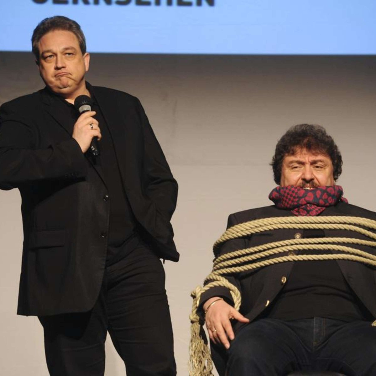 DerMohme's tweet photo. @mdrde frage nicht, was Kalkofes #Mattscheibe für dich tun kann – frage, was du für #Kalkofes Mattscheibe tun kannst. 😉📺 #RiverKalk #Riverboat
@twitkalk https://t.co/Kycpi87pGQ