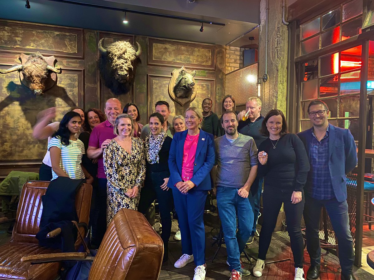 pmodley's tweet photo. Lovely evening catching up with London 2012 HR, Workforce, Accreditation colleagues #DreamTeam #10YearAnniversary #LOCOG https://t.co/lVBtM5BlbP