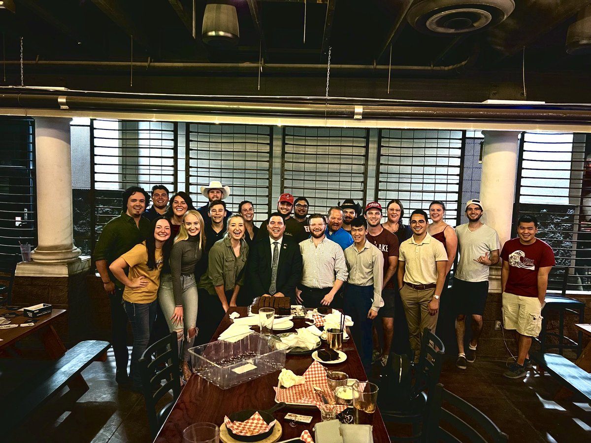 StudentsForKari's tweet photo. Students for Kari backs @KellyCooperAZ for CD 4!๐บ๐ธ
#kellycooper #azcd4 #azstudents https://t.co/47uzkGlQnR