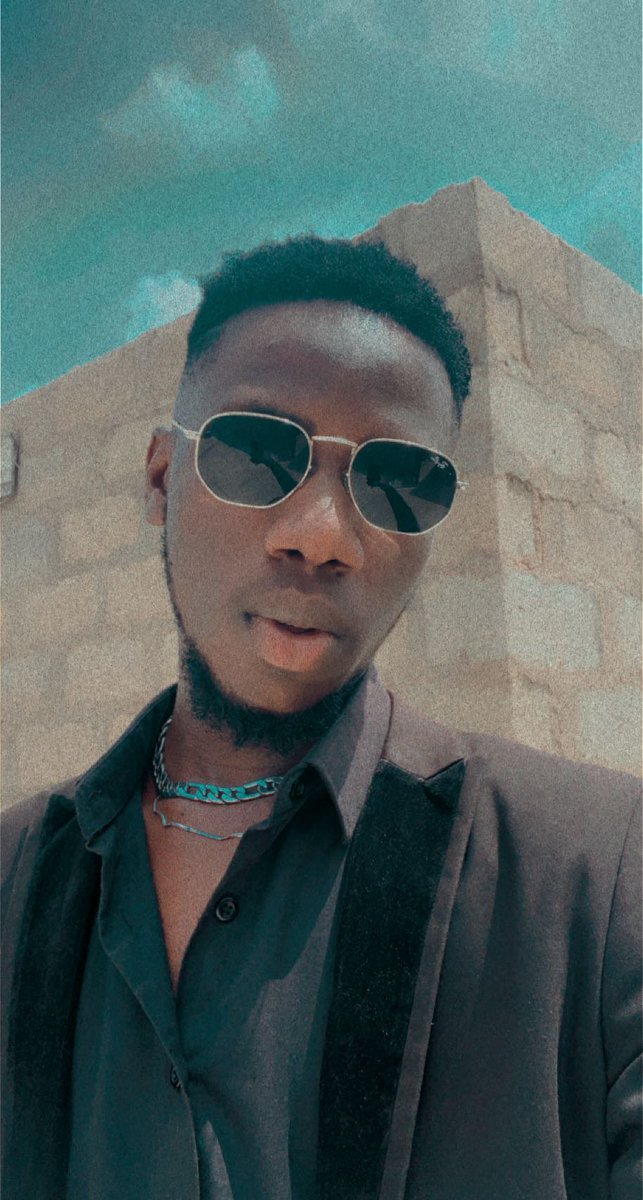 ikeoluwajr's tweet photo. @ThemanShola Hope I'm not too late 🥺 https://t.co/KhIalshpLe