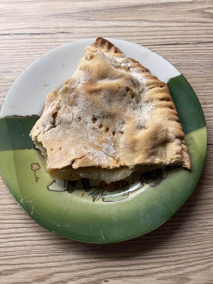 deirdreforde's tweet photo. When a neighbour’s child makes you a slice of heaven 🥰🙏 #appletart #realapple https://t.co/KjVib9qPLM