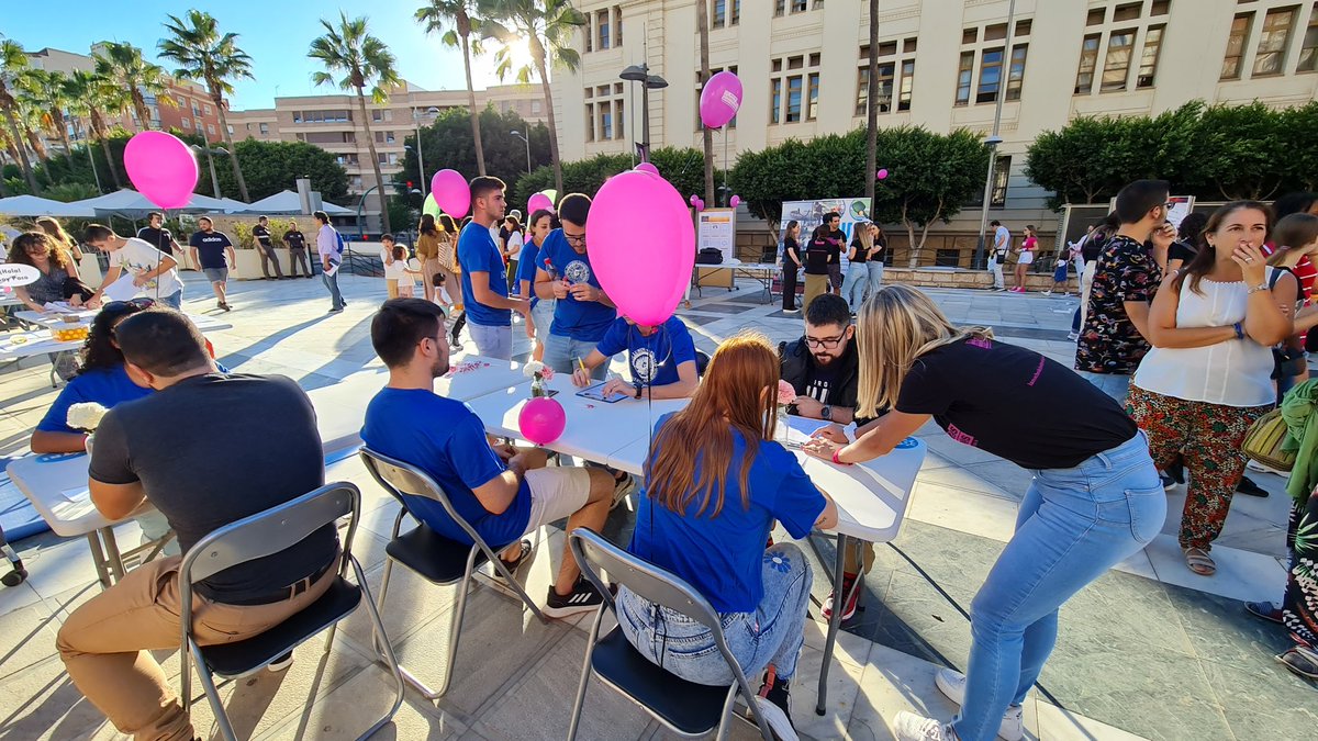 Otro año más en la #NocheEuropeaInvestigadores hemos entrenado las emociones de los almerienses 👏👏 #NightSpain #Emotrain  <a href="/ualmeria/">Universidad de Almería</a> <a href="/FDescubre/">Fundación Descubre</a>