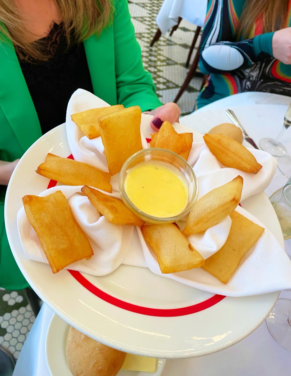 Friday lunch at @ArnaudsNOLA! We celebrated #ArnaudsSouffléPotatoDay in style! ❤️⚜️ #NewOrleans