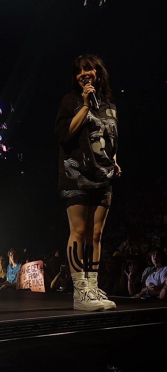 frecklessdaisy's tweet photo. i will miss the happier than ever era forever
she is so beautiful, this album, her and the concert means so much to me
@billieeilish #HappierThanEver #HTEtour #BillieEilish https://t.co/lP4W6ijMQX