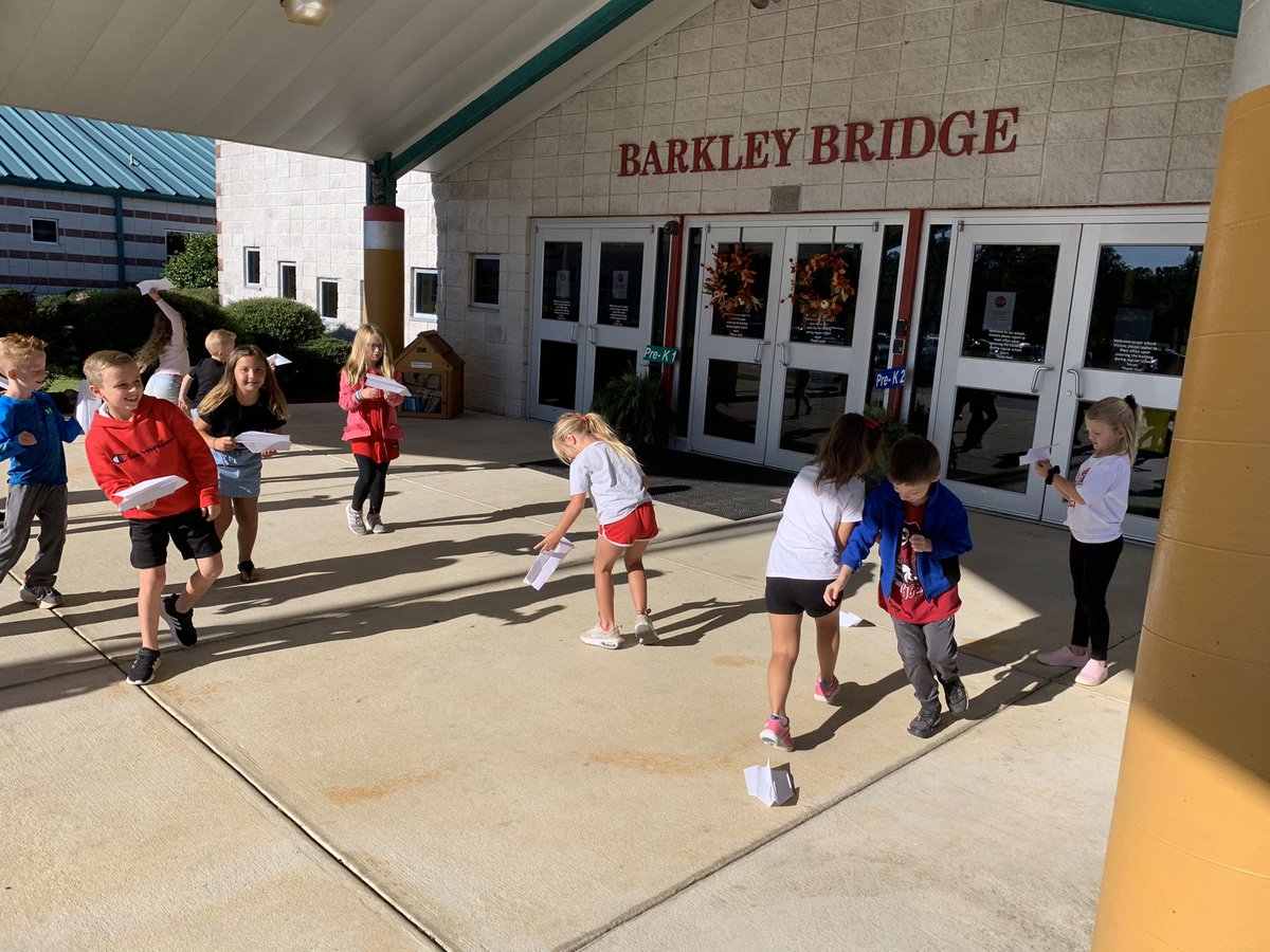 Katie Harton (@katieannerton) on Twitter photo Give your students an opportunity to make a connection to their new phonics skill - today we made paper airplanes and connected that to our suffix -ed lesson — crashed, landed, flipped, stopped, glided etc. great convos happening at <a href="/barkleybridge/">Barkley Bridge Elem.</a> Give your students an opportunity to make a connection to their new phonics skill - today we made paper airplanes and connected that to our suffix -ed lesson — crashed, landed, flipped, stopped, glided etc. great convos happening at <a href="/barkleybridge/">Barkley Bridge Elem.</a>