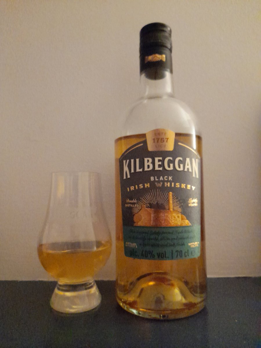 conorohare91's tweet photo. End #fridaynightsnips #Fridaynightdrams with one of the best irish blends about. This is a must have in any irish whiskey collection
@Kilbeggan @beamsuntory
#irishwhiskey #cooleydistillery #louth #dundalk #kilbeggan https://t.co/RhIvVn34rm