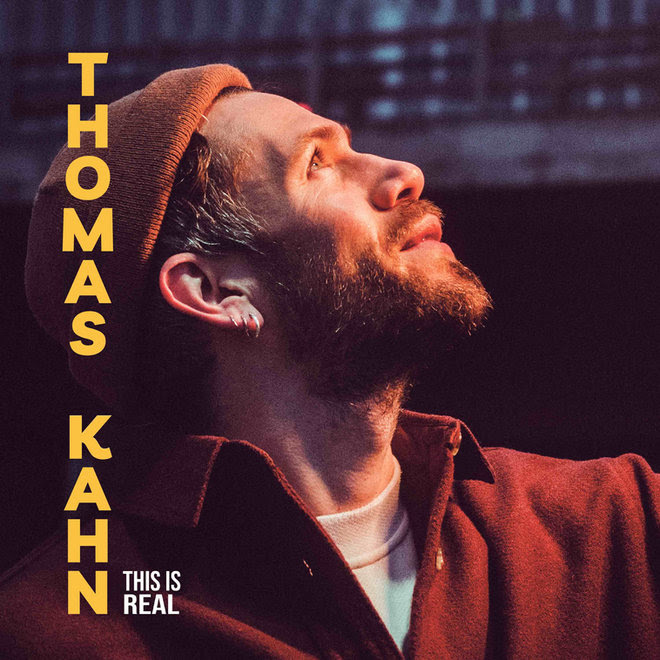 RollingStoneFra's tweet photo. ☀️ This Is Real, le nouvel album de @thomaskahnsound est sorti ! Le petit prince de la soul est de retour : https://t.co/HjLwumUz4F

Notre chronique ⭐⭐⭐ et demi est disponible dans notre n°146 : https://t.co/QefR21NLGu

#thomaskahn https://t.co/bvD9X6iAa6