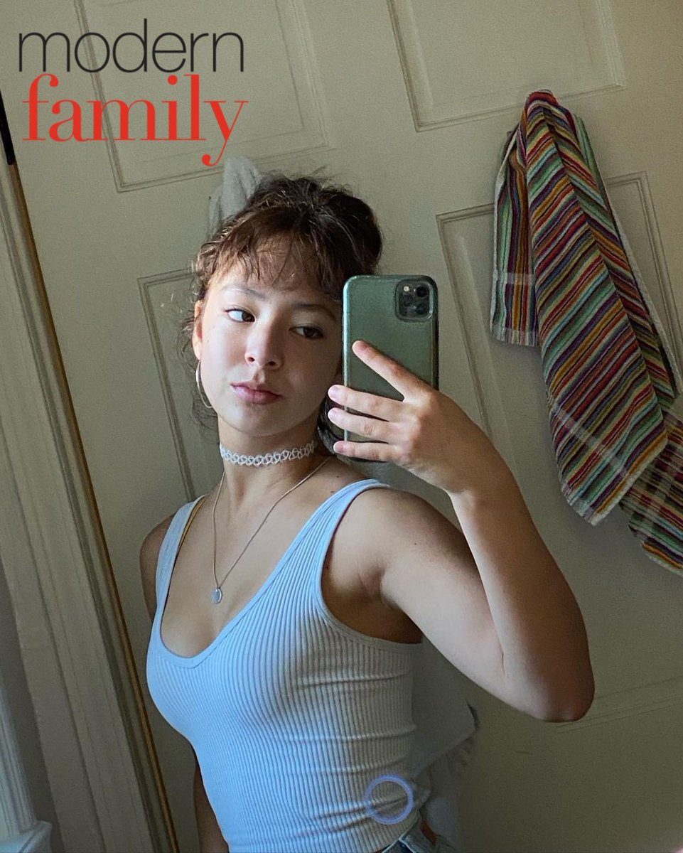 ⠀ ⠀  ◞ atenção, atenção ៸៸
           𓍢. teen em adoção!

oii, eu sou a lily, aquela de modern family, sabe? tenho 16 anos e to procurando família e amigos. curte e da rt pra me ajudar e eu poder te chamar na dm