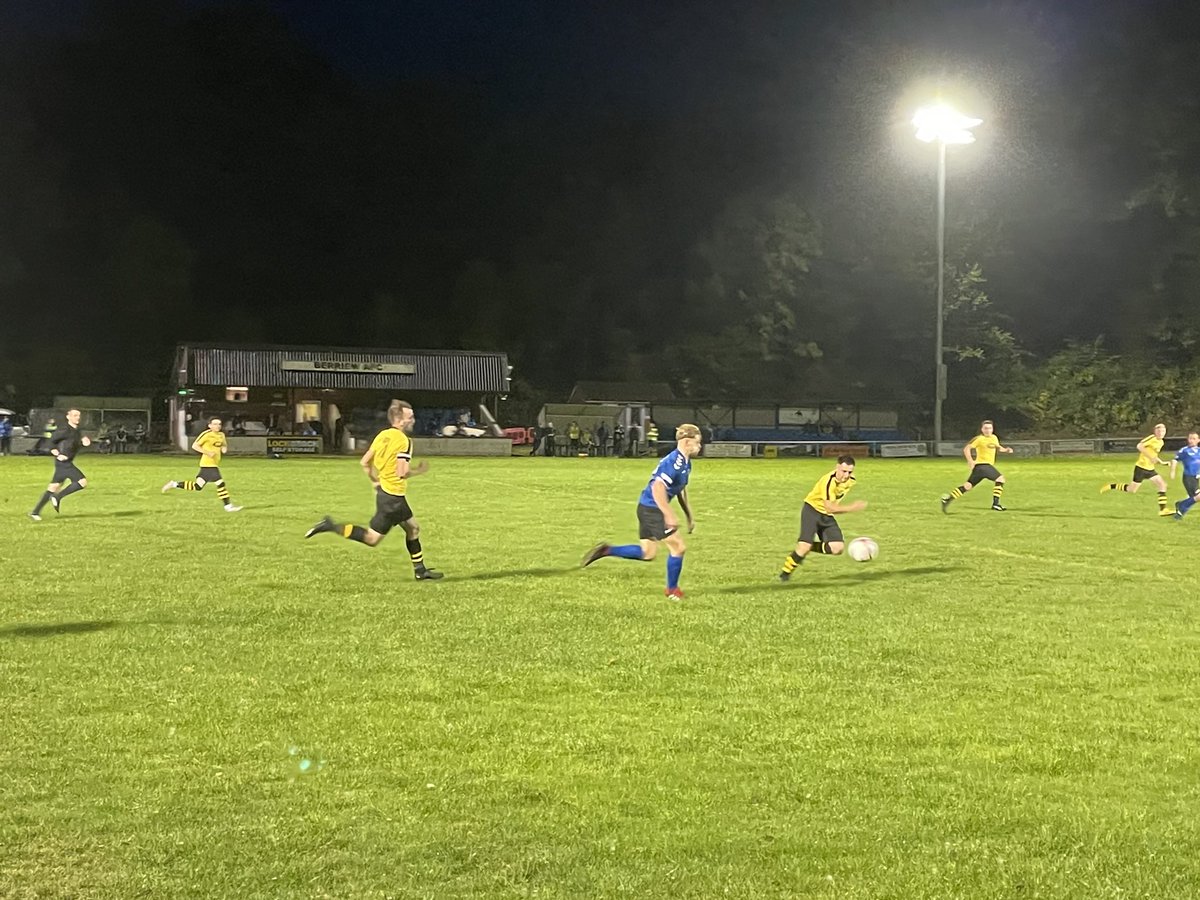 hoppingwxm's tweet photo. Off to Berriew today 

League game
Berriew Recreation Field - Central Wales Northern Division Table 

🔵 Berriew 1 - 1 Forden 🟡 (HT1-0)
60 in attendance 
@FCBerriew 
#Cymruleague #Groundhopping #Wales #Berriew #Forden #Peldroed #voetbal #futbol #chickenbaltichronicles https://t.co/GSI6CUirCh