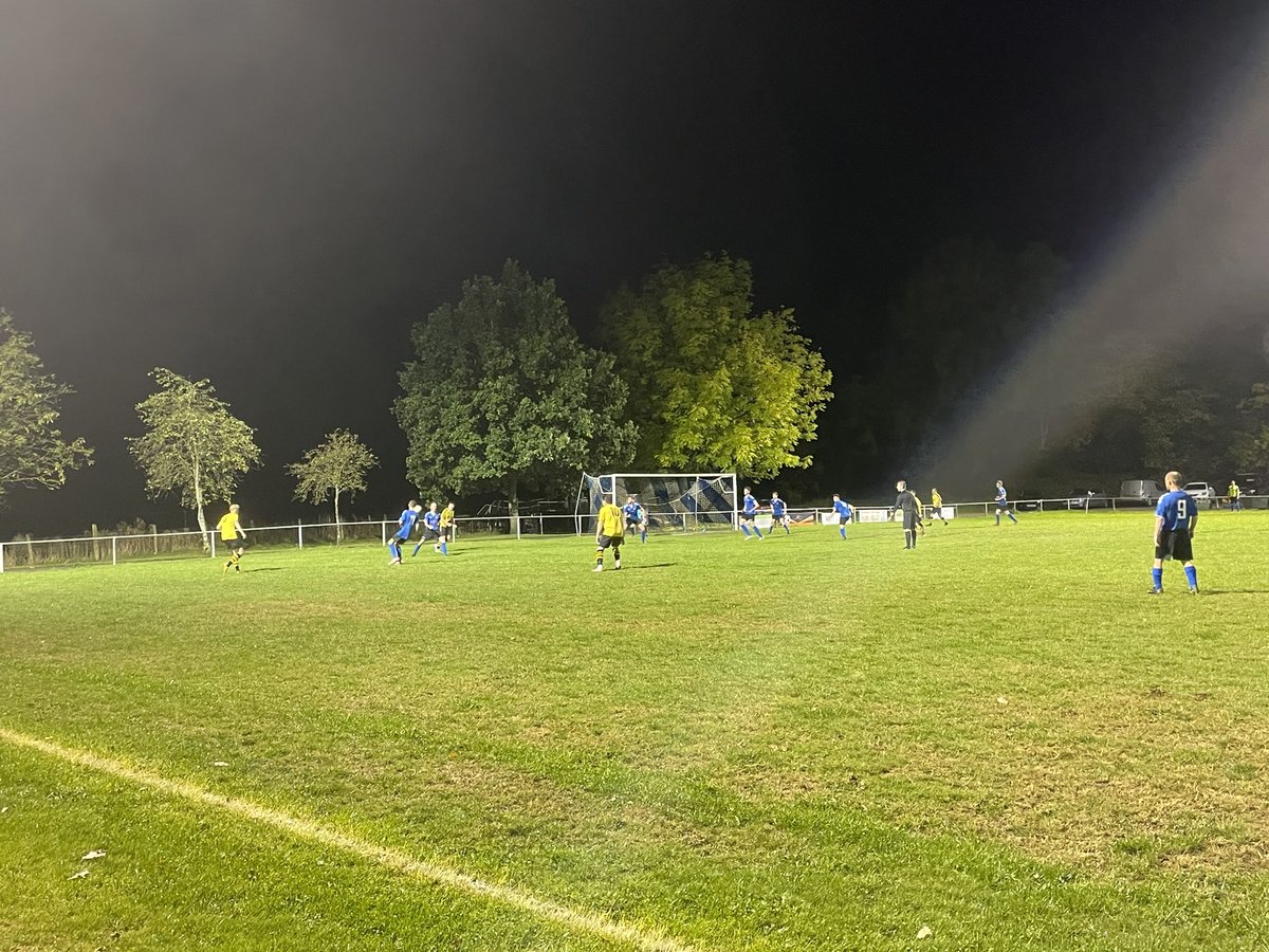 hoppingwxm's tweet photo. Off to Berriew today 

League game
Berriew Recreation Field - Central Wales Northern Division Table 

🔵 Berriew 1 - 1 Forden 🟡 (HT1-0)
60 in attendance 
@FCBerriew 
#Cymruleague #Groundhopping #Wales #Berriew #Forden #Peldroed #voetbal #futbol #chickenbaltichronicles https://t.co/GSI6CUirCh