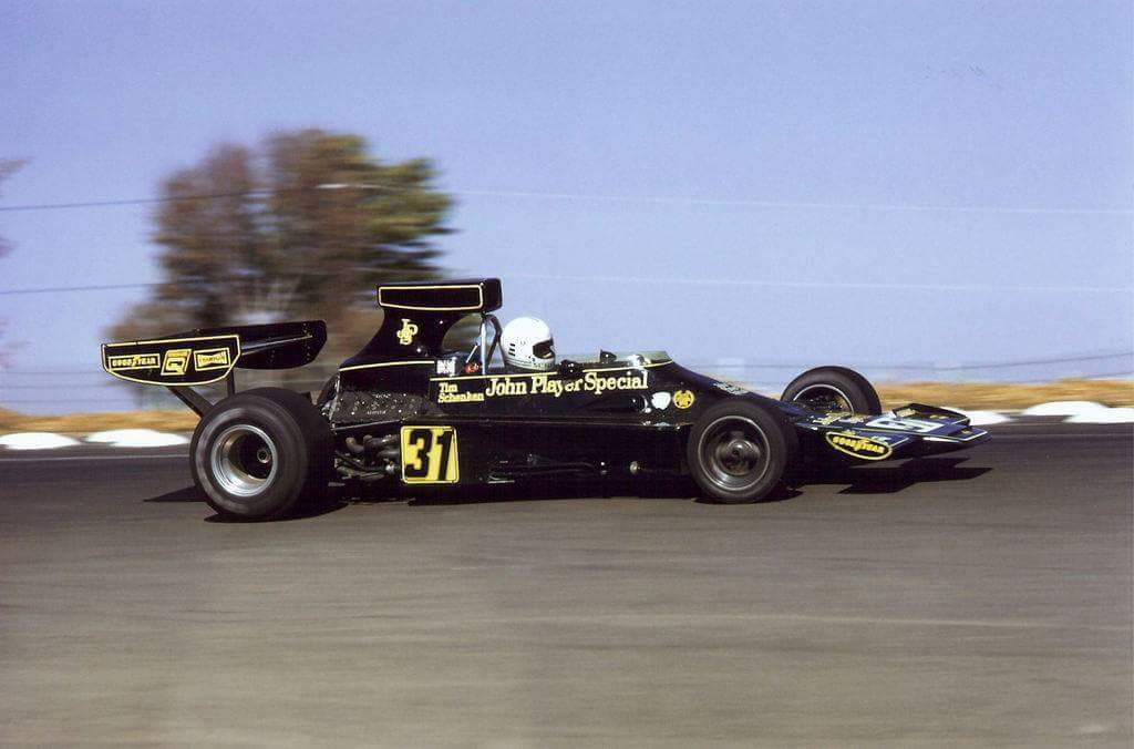 juanjoabsolut's tweet photo. La última carrera en F1 de #TimSchenken fue en USA 1974, la única vez con Lotus (76), pero fue descalificado por salir siendo el segundo reserva de Lotus (Ickx y Peterson eran los titulares) @historacing @VicarioMartin @horacio_porta @LM__ @Joargomez @josetellaetxe https://t.co/Kn2Yrk4Zy9