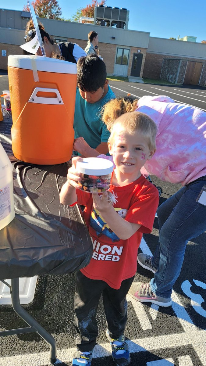 Fall Fest fun <a href="/D59Byrd/">Admiral Byrd Elementary</a> 
#TogetherWeCan
