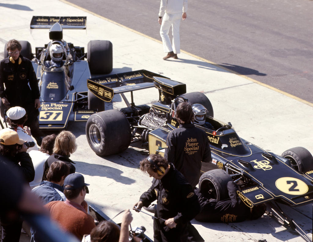 juanjoabsolut's tweet photo. La última carrera en F1 de #TimSchenken fue en USA 1974, la única vez con Lotus (76), pero fue descalificado por salir siendo el segundo reserva de Lotus (Ickx y Peterson eran los titulares) @historacing @VicarioMartin @horacio_porta @LM__ @Joargomez @josetellaetxe https://t.co/Kn2Yrk4Zy9