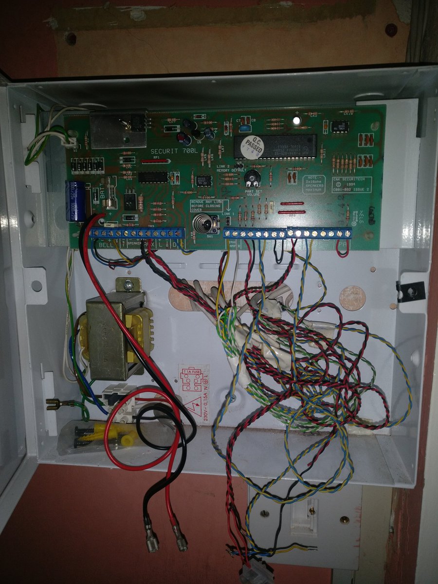 EdwardB33058859's tweet image. This morning&apos;s job. Out with the old, in with the new @OrisecLtd 😎