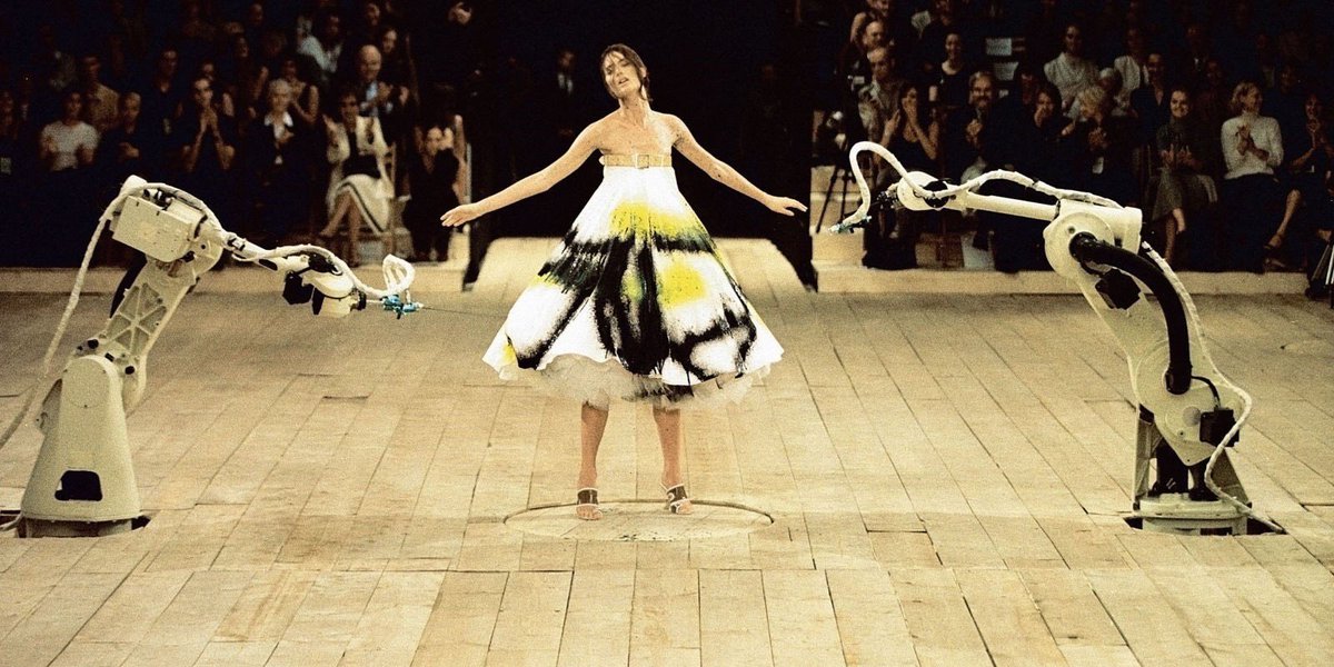 iss3ymistak3's tweet photo. coperni ss 2023 / alexander mcqueen ss 1999 https://t.co/MGebhmAsGu