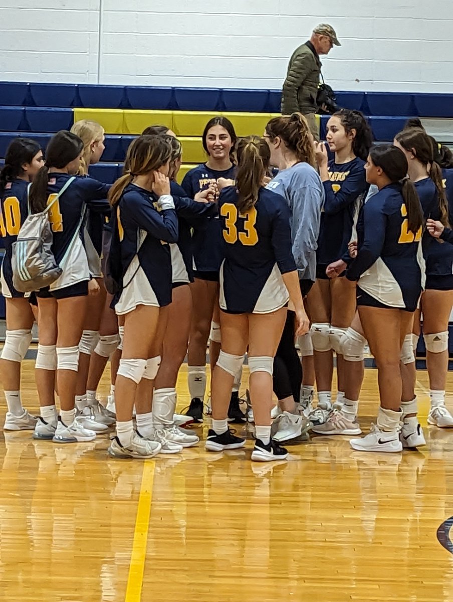 Amazed at JV Volleyball today! Great game girls! <a href="/MsDooley_PTHS/">Amanda Dooley</a> <a href="/MrsJCohen20/">Jana Cohen</a> <a href="/MrJBermudez/">James E. Bermudez</a> @RichHayzler <a href="/BrianSilipena/">Brian Silipena</a>