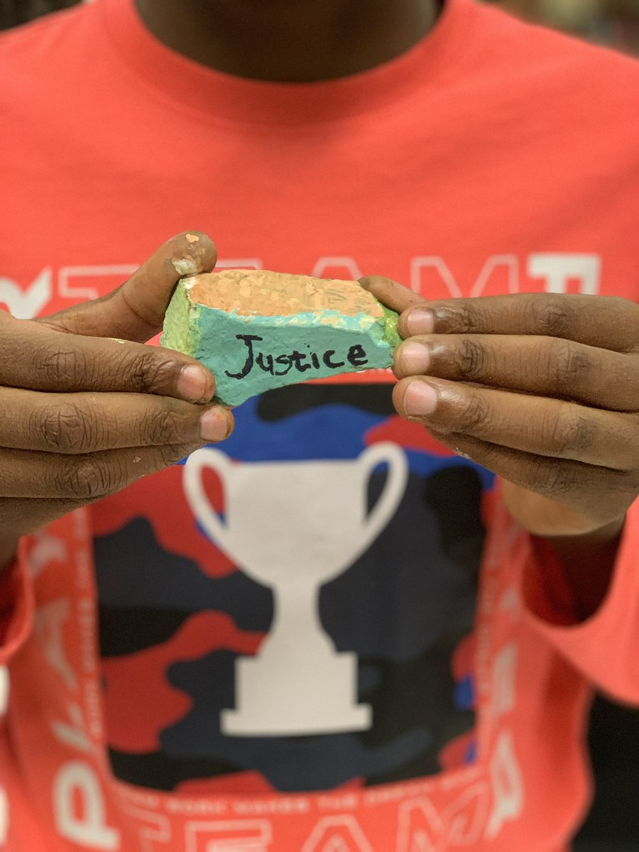 NoordeenEd's tweet photo. Gr. 6 students learned about the history of residential schools and read the story “Trudy’s Rock Story.” Through the story, they learned how to process and release their emotions by putting their feelings into rocks. @prairieskycbe #NationalDayForTruthAndReconciliation https://t.co/8TiEk0e8PI