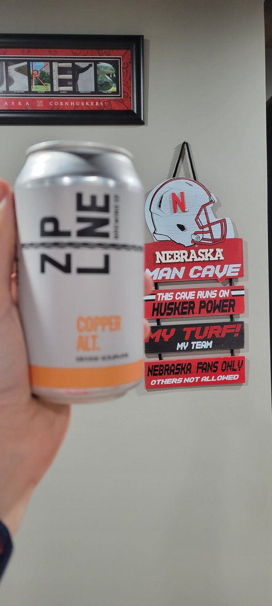 kinzer05's tweet photo. @USC1620 #OneBeerFriday on 1620 the Zone. Let's all pour one out for Damon #RIPDamon https://t.co/ue5twfOOcs