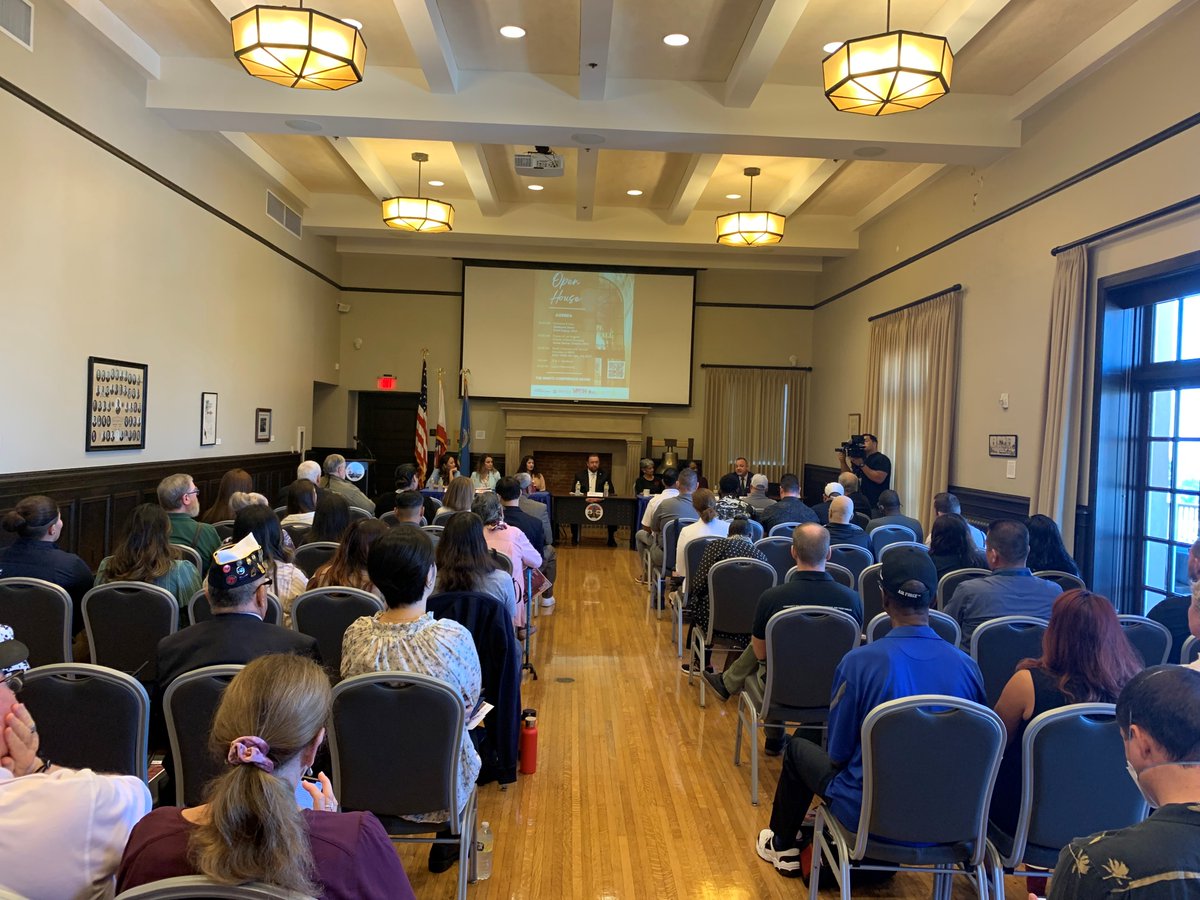 VeteranPeer's tweet image. Dept of Military &amp;amp; Vet Affairs held 1st major public event since pandemic this week @ Bob Hope Patriotic Hall, ushering in new era of openness @ MVA. Vet groups invited to hold events, tour artifacts, basketball, etc Contact jreynoso@mva.lacounty.gov.
MVA: bit.ly/3SNKRRn