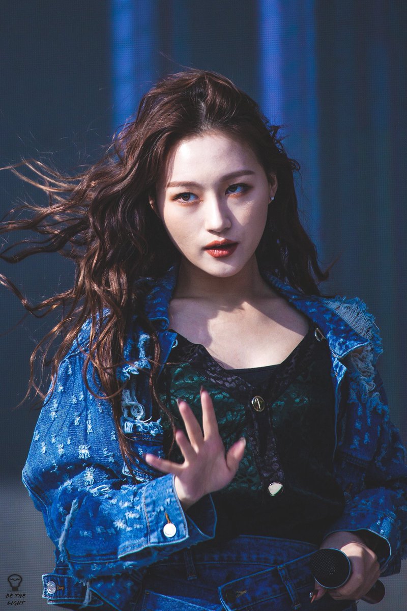 Happy Birthday to our pretty powerhouse Siyeon! 🐺 We love our wolf baby and hope she has a wonderful day full of love, laughter, and birthday treats! 

#HappySIYEONday 🎂
#DREAMCATCHER
