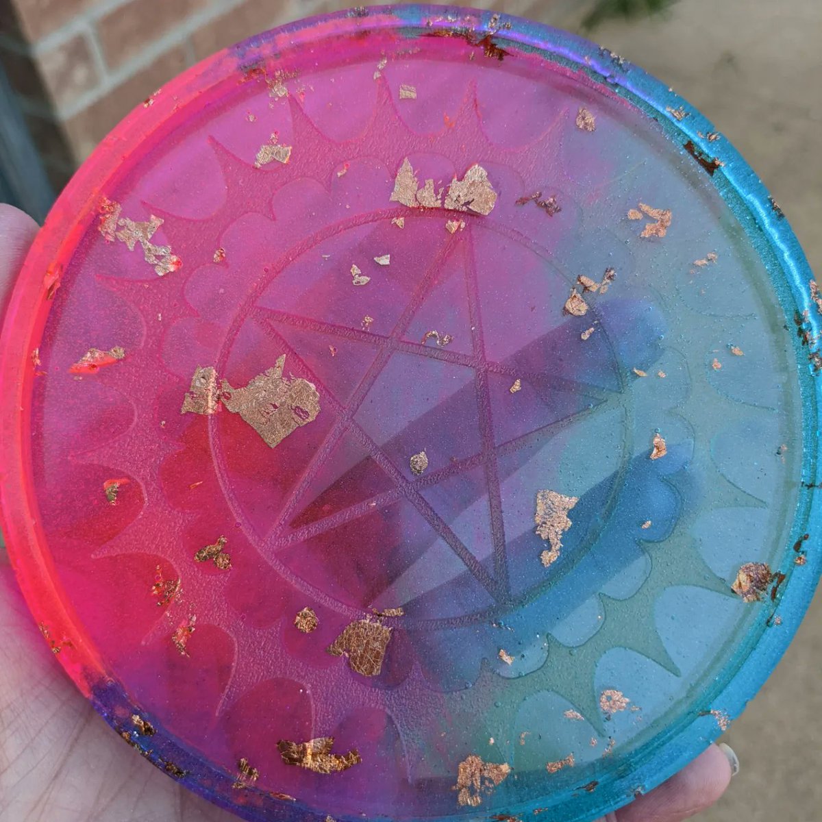 HellhoundDice's tweet photo. Love the color combo on this dice tray! The strong vibrant pink is a pleasure to look at 💗

#dice #diceporn #dicemaking #dicegoblin #criticalrole #crit #dungeonsanddragons #DnD #ttrpgs #ttrpgdice #pathfinder #handmadedice #handmade #resinart #resin #diceaccessories https://t.co/pBLxTuoRam