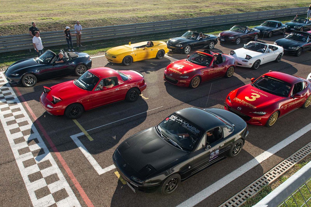 WantaghMazda's tweet photo. Back in 2013, a group of Mazda enthusiasts set a world record for the longest procession of Mazda vehicles with 683 cars. That record was smashed on September 18, 2022, at the Mazda MX-5 Rally of Records.
Read More: https://t.co/tdLuaJMtpT https://t.co/admK89xHXf