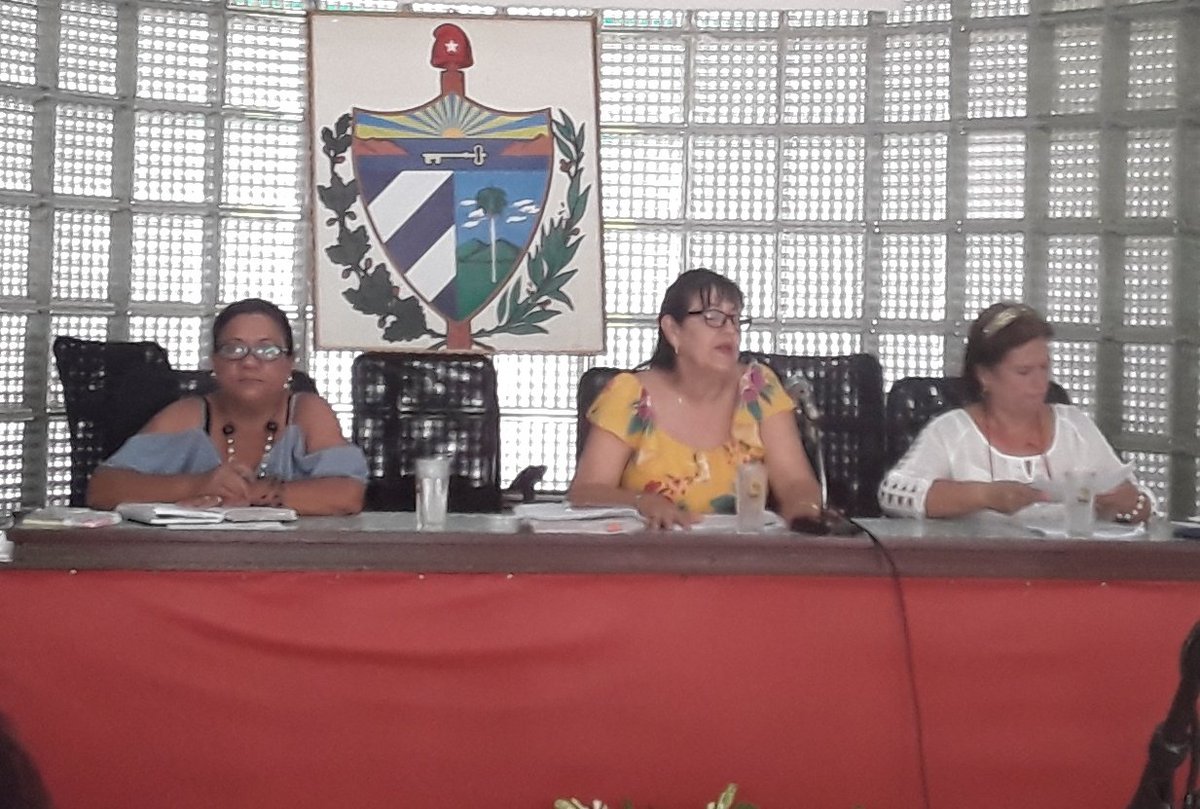 CabreraColumbie's tweet photo. La XXXII sesión ordinaria de la Asamblea Municipal del Poder Popular en Esmeralda se desarrolló en el territorio con el análisis de temas de impacto social. #PorCamagüeyTodo #CubaSocialista #PoderPopularPoderDelPueblo @aliciarca @Pedro_ACM @EfrenRomeroP  @PresidenciaCuba https://t.co/whR6y2MlmW