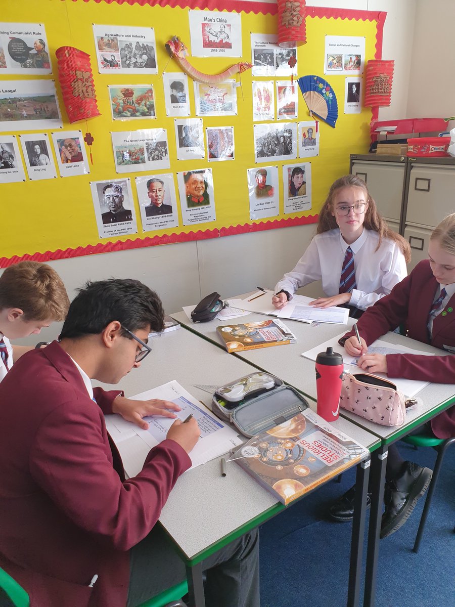 SGSSeniorSchool's tweet photo. Everyone loves a wedding during their lesson! Year 10 were studying the Church of England wedding ceremony #SGSsenior #SGSyear10 #SGSRE https://t.co/HXhodwdlaL