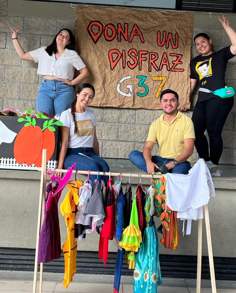 Fundacion_G37's tweet photo. Éxito total, más de 200 disfraces donados en una jornada. Gracias #Neiva por el apoyo, regalaremos juntos muchas sonrisas #Halloween #NeivaVidayPaz #FundacionG37 https://t.co/nwzYhshR4S