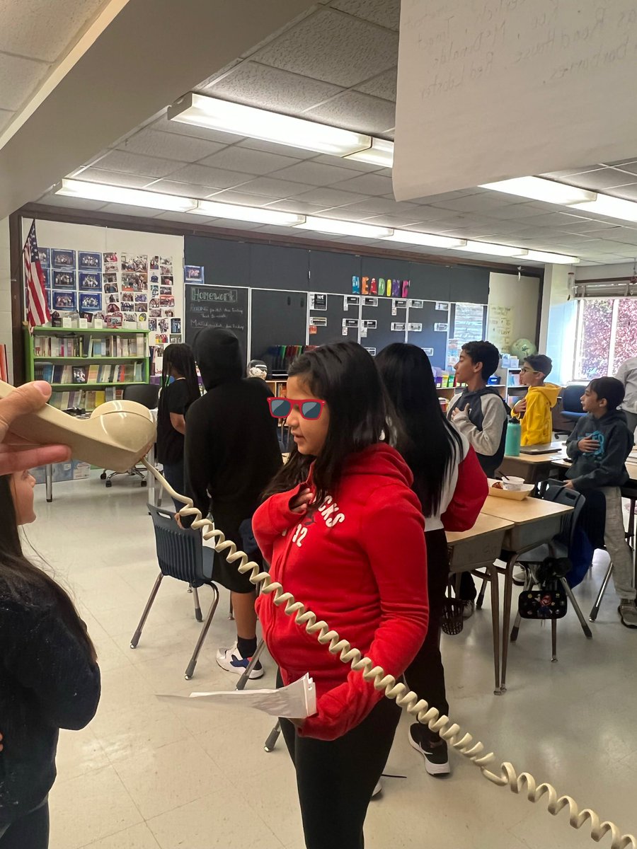 StadleyRough's tweet photo. Thanks to Mrs. Catanese and her #STRfourthgrade class for helping Mrs. Calabrese with #STRAMannouncements all week!π€πΊπΈ https://t.co/ceGi5j6vOq