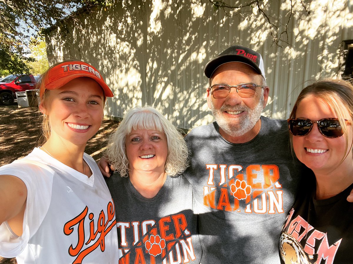 adwilliams3030's tweet photo. Fantastic season 30.
You make me so proud. 
#futurejet #onceatigeralwaysatiger #262 @NOCEnidSB @aubreyjaye_ https://t.co/o4zowznzIJ