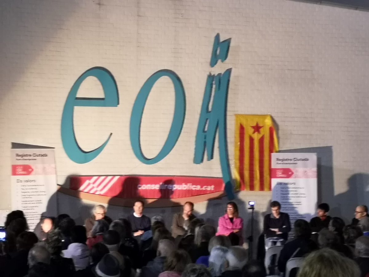 titonlailla's tweet photo. Aquest vespre hem reivindicat l’ #1O a @EOILleida !  Som una baula més en la lluita per la independència de Catalunya! #vemvotar #vemguanyar @ConsellxRep https://t.co/Pyqti78JyW