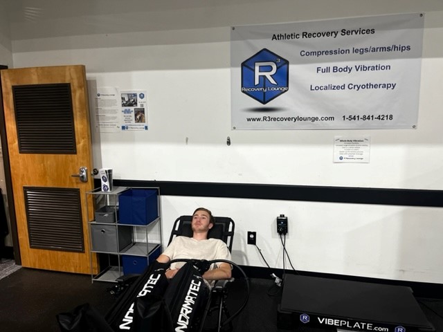 LoganHuffman24's tweet photo. Taking care of my body before Woahink Lake XC Invitational tomorrow in Florence, Ore. 
GO Black Tornado! 🌪️@r3_lounge @blacktornadoxc https://t.co/STbYVAiiOH