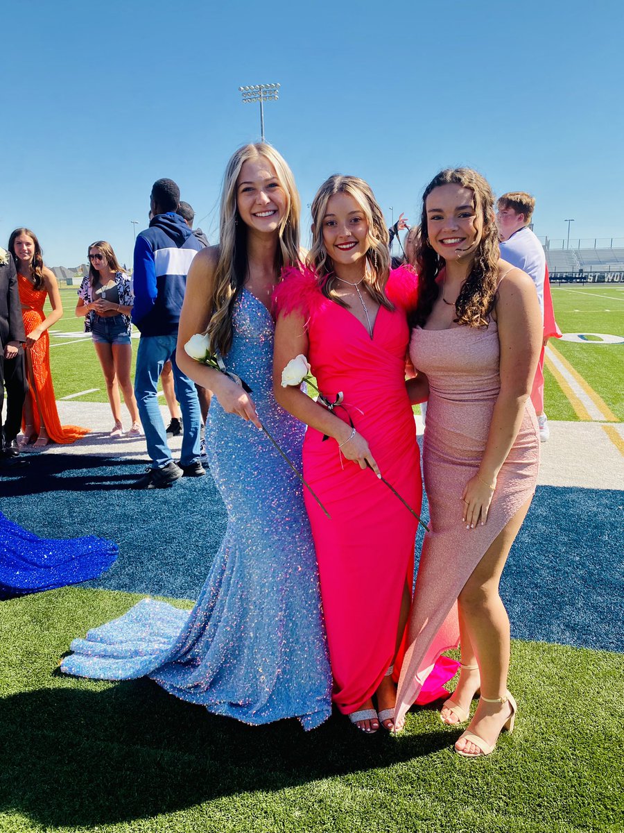 BWHS_Spirit's tweet photo. HOCO Day for the gorgeous maids representing West Spirit! Maycee, Jada, and Mallory we ❤️ you! https://t.co/DRodjnNIBZ