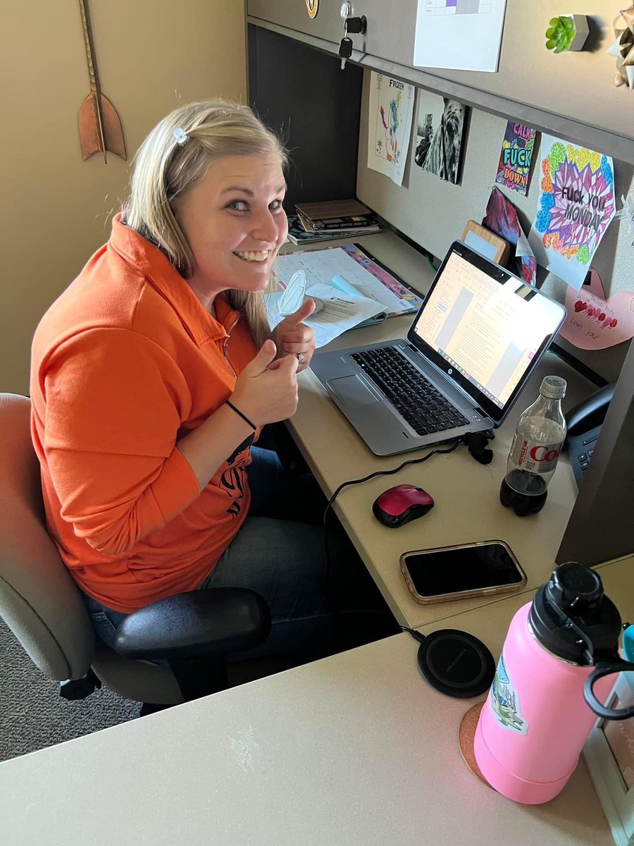 INPhys1's tweet photo. Show us your “I just submitted my dossier for tenure” face @INPhys1 President, Dr. Cassie Gohn! 

@ManchesterUniv is fortunate to have you 🤩 

#WomeninSTEM @Momademia https://t.co/jCkDCpDnAi