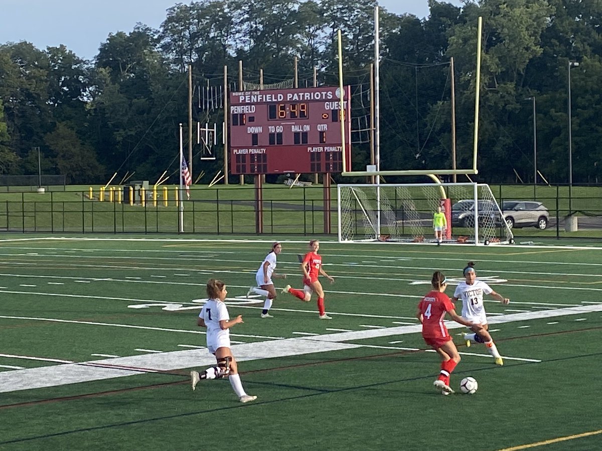 TomC_Sports's tweet photo. Well played match as @PenfieldSoccer edges @VGVSoccer 1-0. Delaney Tellex with the game winning goal. The Patriots host Webster Schroeder on Tue. @SecVAthletics @PenfieldCSD @PHSBIRDHOUSE18 https://t.co/U4ucZ0JNDf