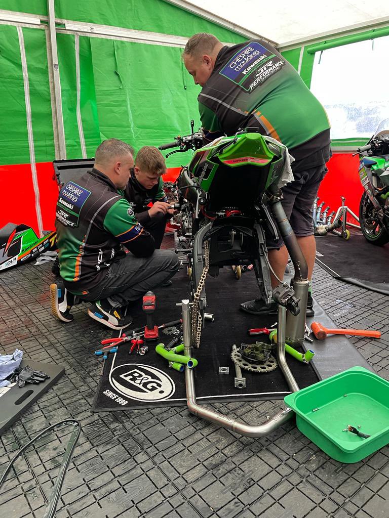 Talbot19Joe's tweet photo. Still a productive FP2 .. Joe spent it 🛠️🔧 his bike  #timemanagement #timespentwisely #spannering #rainedoff☔️️☔️️  #kawasaki #kawasakizx10rr #practicedays @JRP_Racing @Kawasaki_News #joetalbot19racing https://t.co/SObVJwoYwe