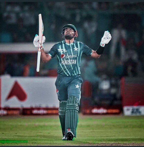 nabeelworld1's tweet photo. When someone says "Class" I hear Babar Azam. 🇵🇰���🏽❤️
#BabarAzam𓃵 #PAKvENG https://t.co/y2DpB4GD6t