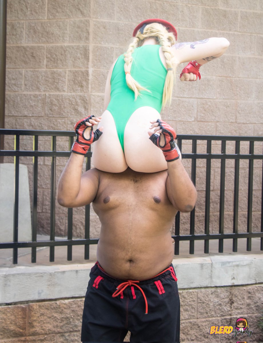 DemonKingDon's tweet photo. Posting my favorite Cammy command grab shots so that @StreetFighter finally gives us that Cammy trailer.
#blasiandemon #streetfighter #streetfightercosplay #capcom #capcomcreators #sf35th #cammycosplay #evilryucosplay #frankensteiner #headscissor #commandgrab https://t.co/TNJg8TIC3D
