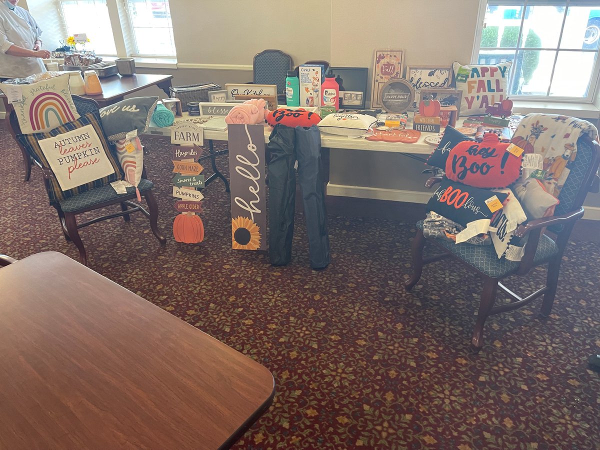 RiverPointeHC's tweet photo. Our monthly ER3 was a success! Wonderful food and great prizes! #RiverPointeHS #ER3 https://t.co/sm7SEGzG33