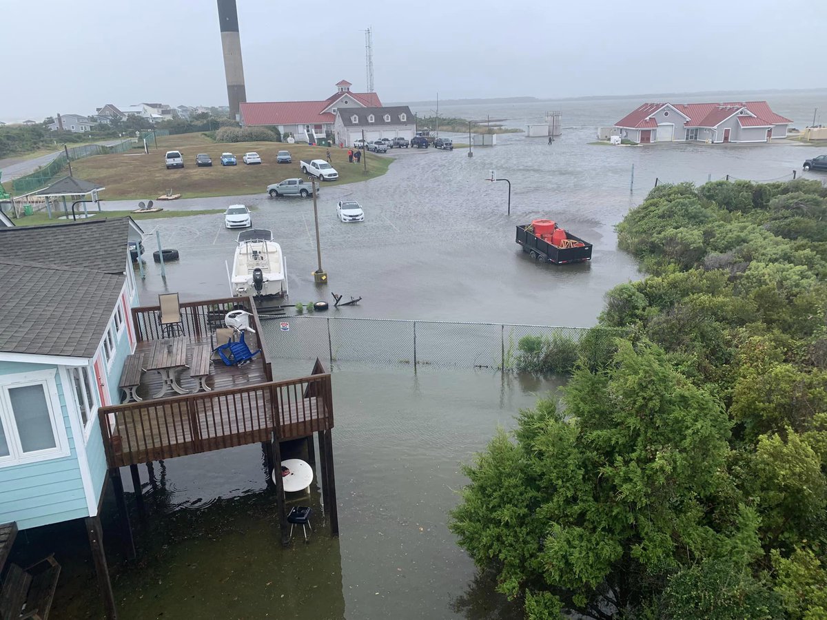 mandycouch's tweet photo. @BigweatherABC11 @ABC11_WTVD The coast guard station at Caswell Beach (east end of Oak Island). https://t.co/IblIN893G8
