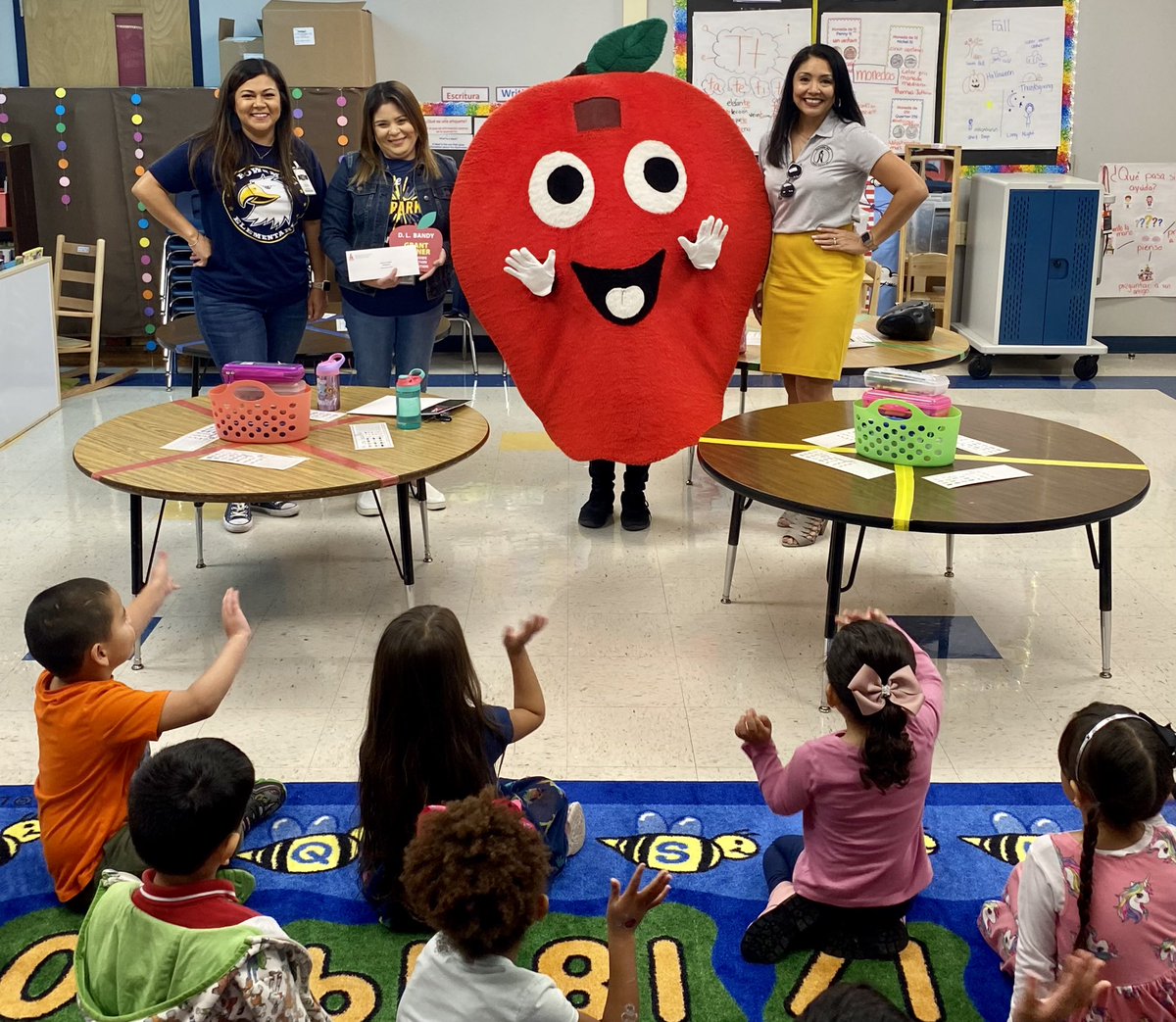 jfhorras's tweet photo. In @nisdhr we don’t just hire great teachers; thanks to @nisdnef we reward their hard work too! We loved starting our day presenting @NISD NEF New Teacher Grants at @NISDMead  @NISDCNE @NISDHowsman  @NISDLockeHill  &amp; @NISDHobby ! https://t.co/ux2QHNZigk