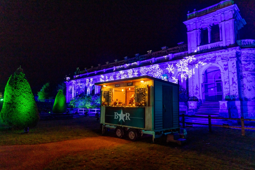 TrenthamLights's tweet photo. The team here at #ChristmasatTrentham are hard at work constructing this years festivities. We can't wait to welcome you all back! ☃️

Who will you be bringing with you this year? https://t.co/oPj3XRtzYv
