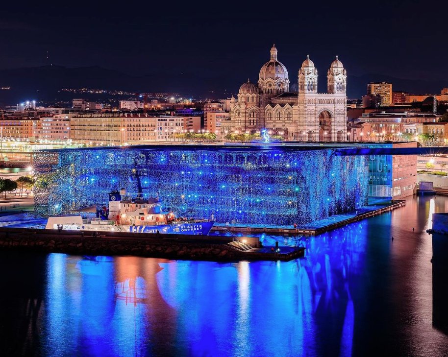 MadeMarseille's tweet photo. 🫶 Coup de coeur pour cette photo du navire Plastic Odyssey amarré au pied du Mucem !

📸 @elias_bgn https://t.co/N6fxTfpeR9