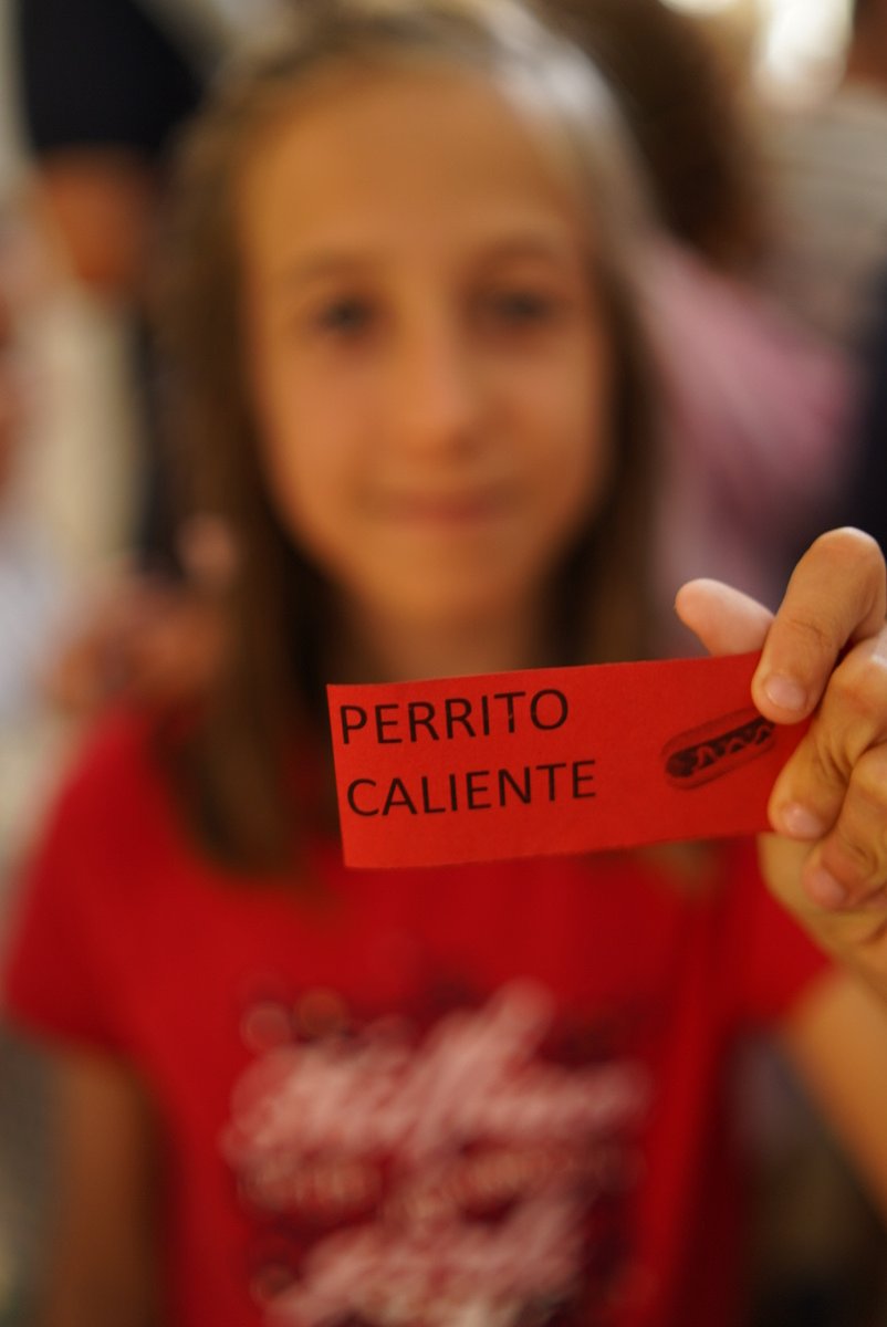 salesianoslpa's tweet photo. A pesar de la lluvia, la primera fiesta de Cine + food celebrada por el @cjconfeti ha sido todo un éxito. Más de un centenar de chicos y chicas han disfrutado de una tarde de pelis, perritos y palomitas. 
#AbrimosCaminos
@SalesianosSMX https://t.co/aTkpEm51Cx