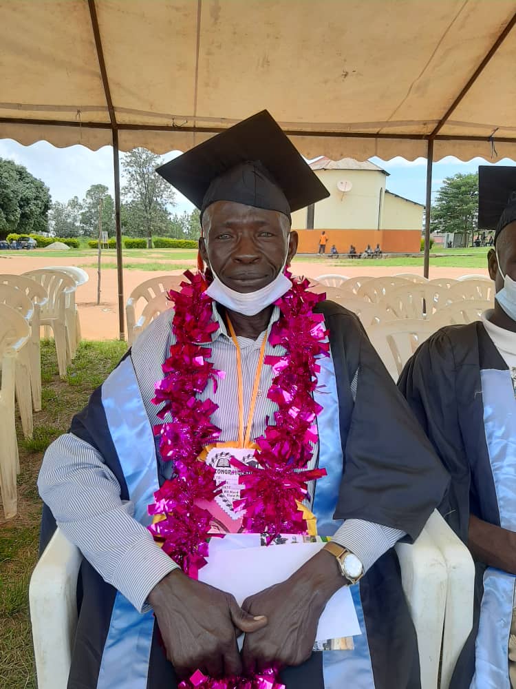 GIZWatSSUP's tweet photo. Today, Arua Technical Institute Ragem held its first ever graduation ceremony. The 76 graduates incl. 20 NUWS technicians and 46 Arua &amp; Yumbe HPMAs. The graduants completed O&amp;M solar powered piped WSS trainings financed by WatSSUP. @UmbrellasWatsan
@Educ_SportsUg
@min_waterUg https://t.co/bKdxH3XwZx