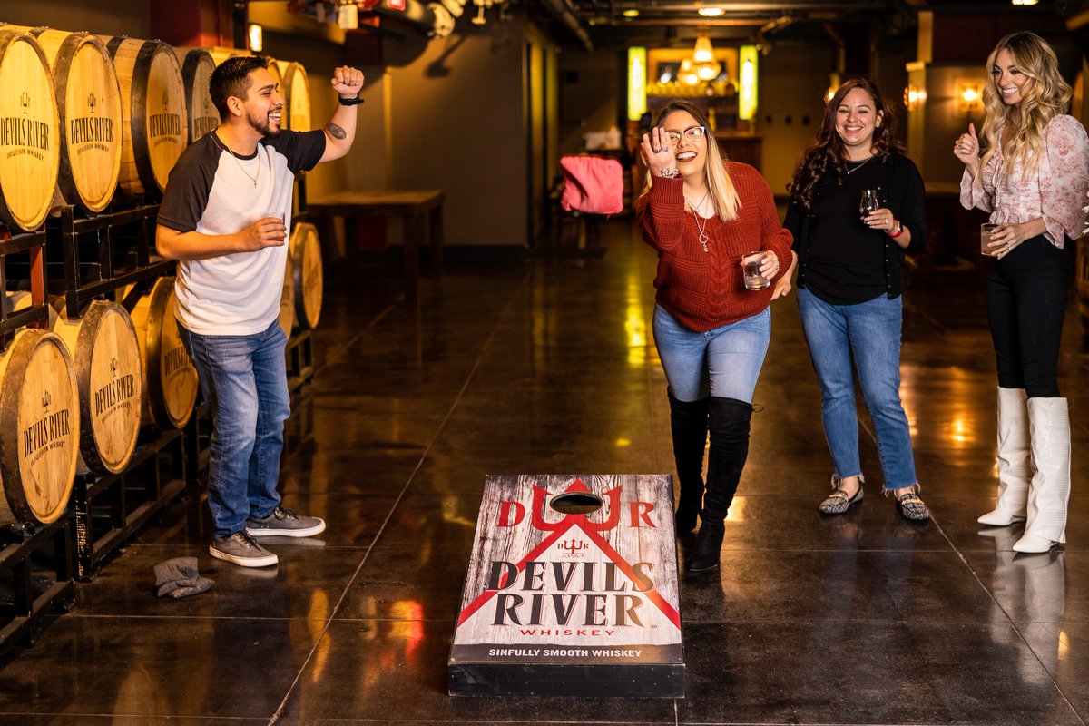 DevilsRWhiskey's tweet photo. TOUCHDOWN 🏈
Our speakeasy is the perfect place to watch football every Monday, Thursday, &amp; Sunday. With happy hour prices &amp; hot appetizers during game time. Grab some friends and enjoy the game with Devils River Whiskey. #sundayfunday #devilsriverdistillery #downtownsanantonio https://t.co/gKpGuMC4yG