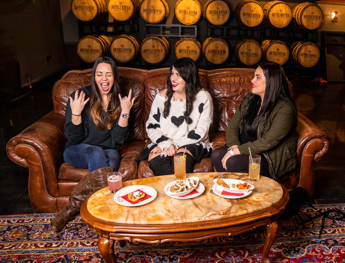 DevilsRWhiskey's tweet photo. TOUCHDOWN 🏈
Our speakeasy is the perfect place to watch football every Monday, Thursday, &amp; Sunday. With happy hour prices &amp; hot appetizers during game time. Grab some friends and enjoy the game with Devils River Whiskey. #sundayfunday #devilsriverdistillery #downtownsanantonio https://t.co/gKpGuMC4yG
